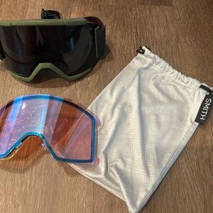 Smith Squad XL snowboard goggles